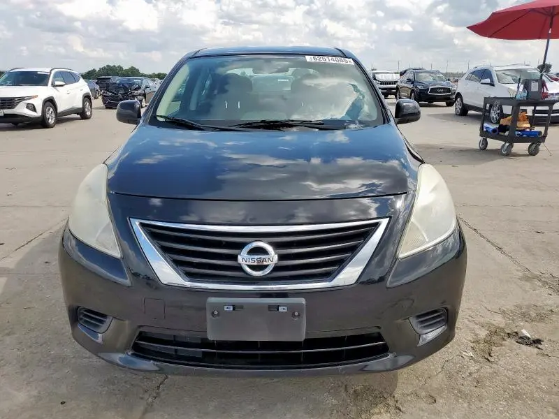 2014 NISSAN VERSA S  