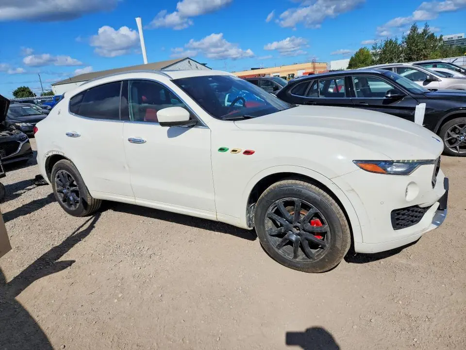 2017 MASERATI LEVANTE LUXURY  