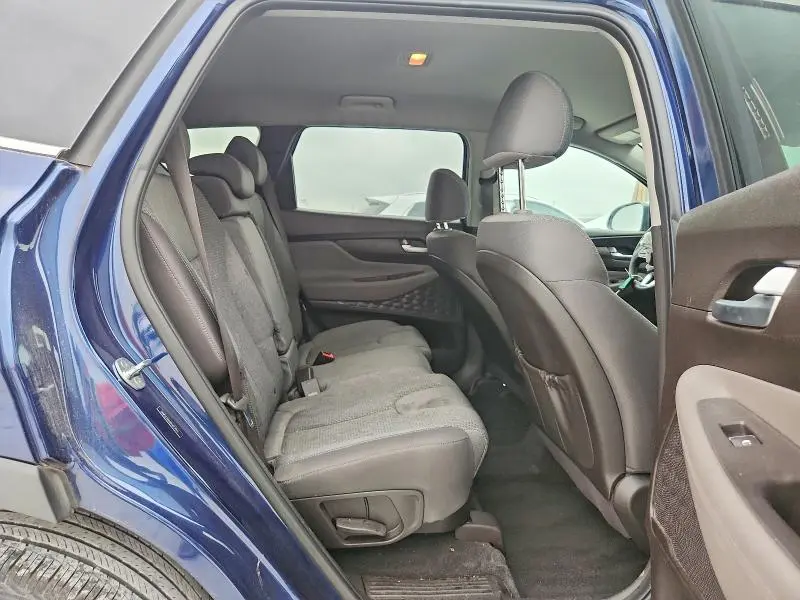2019 HYUNDAI SANTA FE SE  