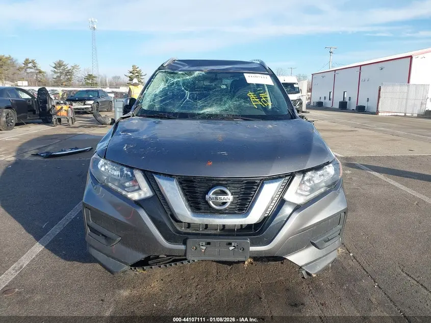 2017 NISSAN ROGUE SV
