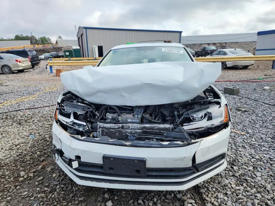 2017 VOLKSWAGEN JETTA SE  