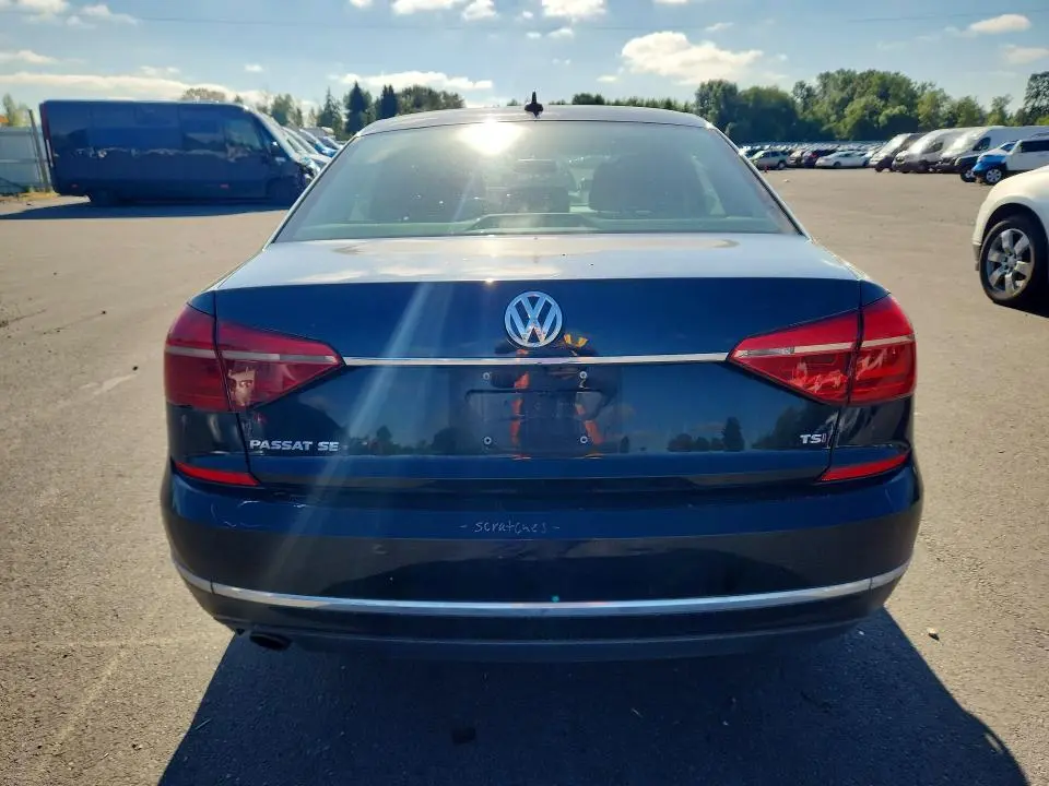 2016 VOLKSWAGEN PASSAT SE  