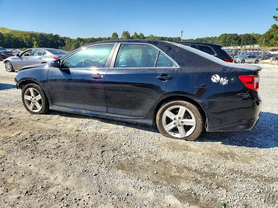 2013 TOYOTA CAMRY SE  