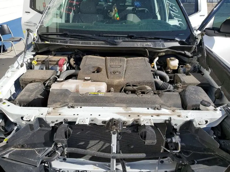2023 TOYOTA TUNDRA SR5  