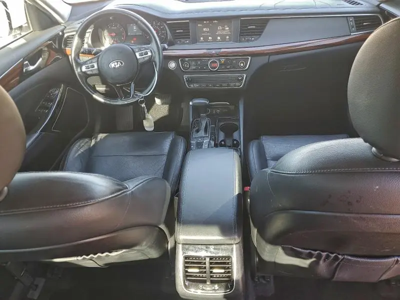 2017 KIA CADENZA PREMIUM  