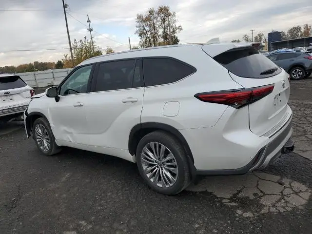 2022 TOYOTA HIGHLANDER PLATINUM  