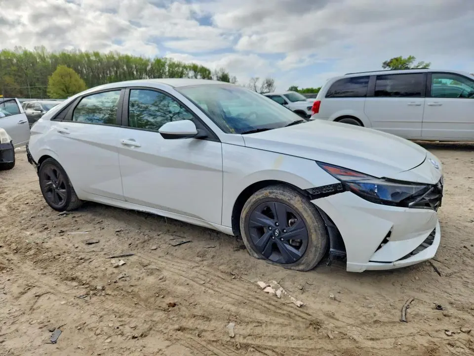 2021 HYUNDAI ELANTRA SEL  