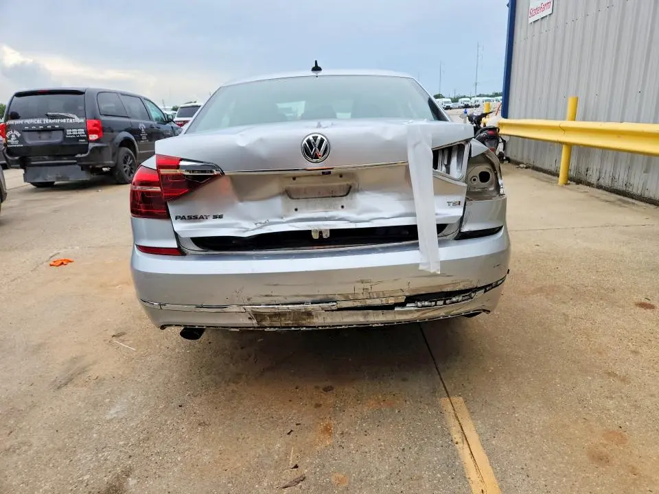 2017 VOLKSWAGEN PASSAT SE  