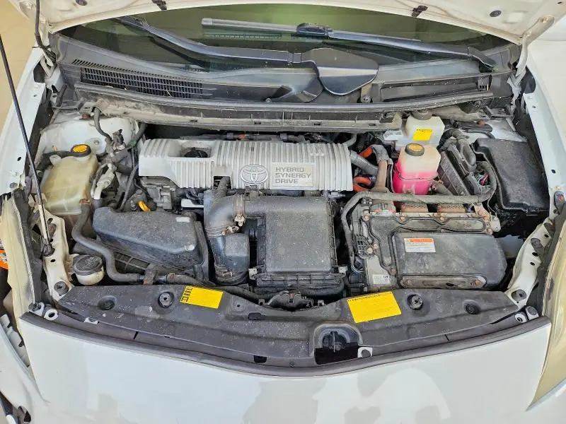 2013 TOYOTA PRIUS THREE  
