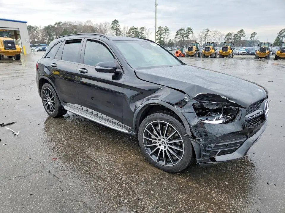 2020 MERCEDES-BENZ GLC 300  