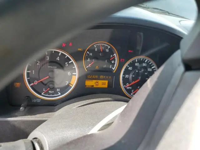 2010 NISSAN TITAN XE