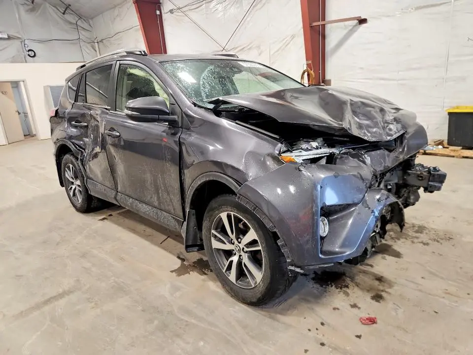 2018 TOYOTA RAV4 XLE  