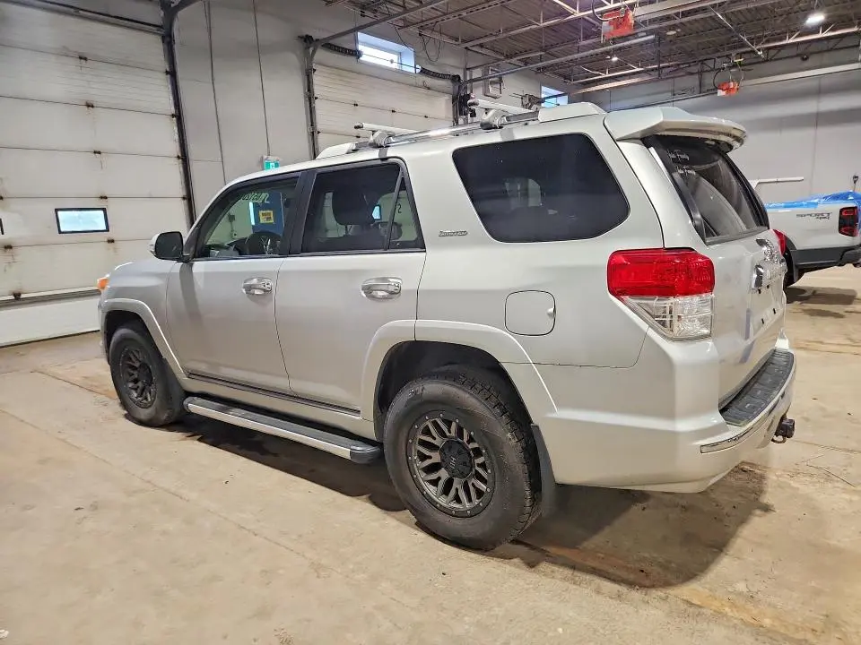 2013 TOYOTA 4RUNNER SR5  