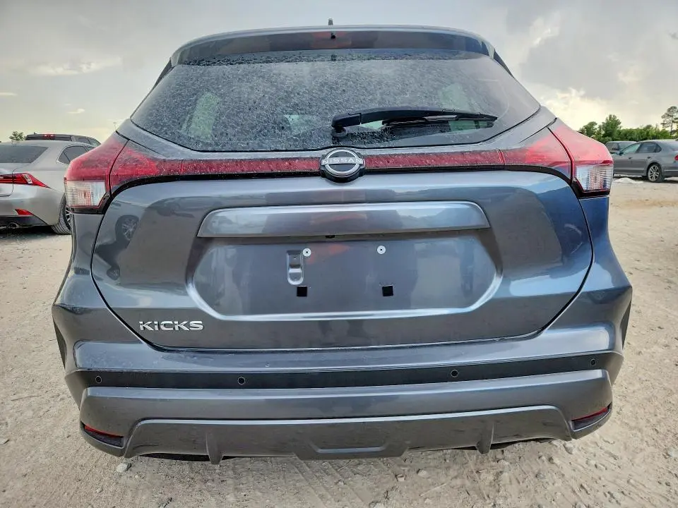 2024 NISSAN KICKS S  