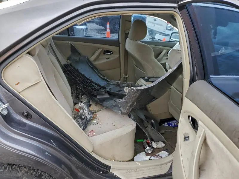 2011 TOYOTA CAMRY LE  