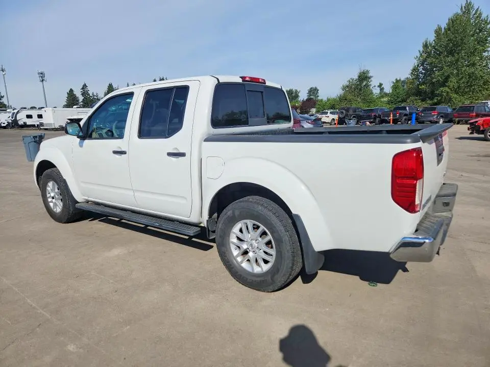 2015 NISSAN FRONTIER SV  