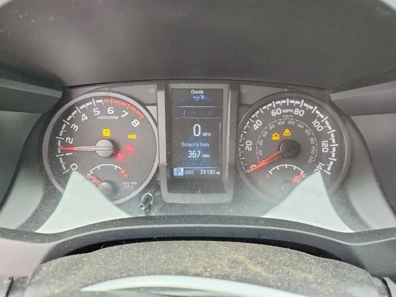 2022 TOYOTA TACOMA SR  
