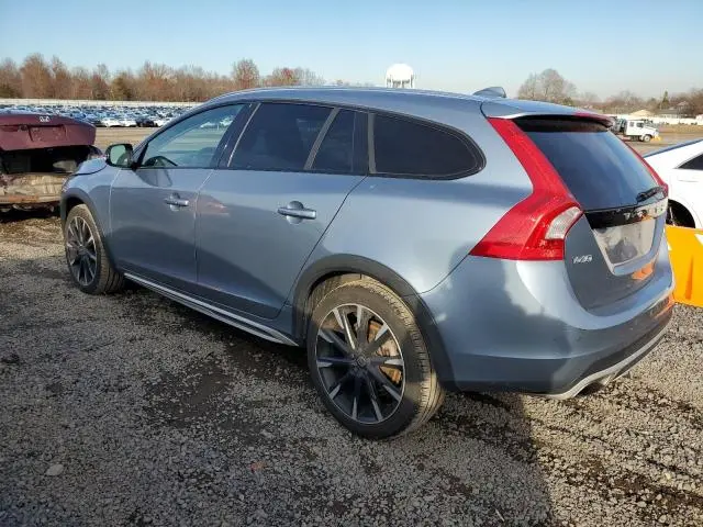 2017 VOLVO V60 CROSS COUNTRY PLATINUM  