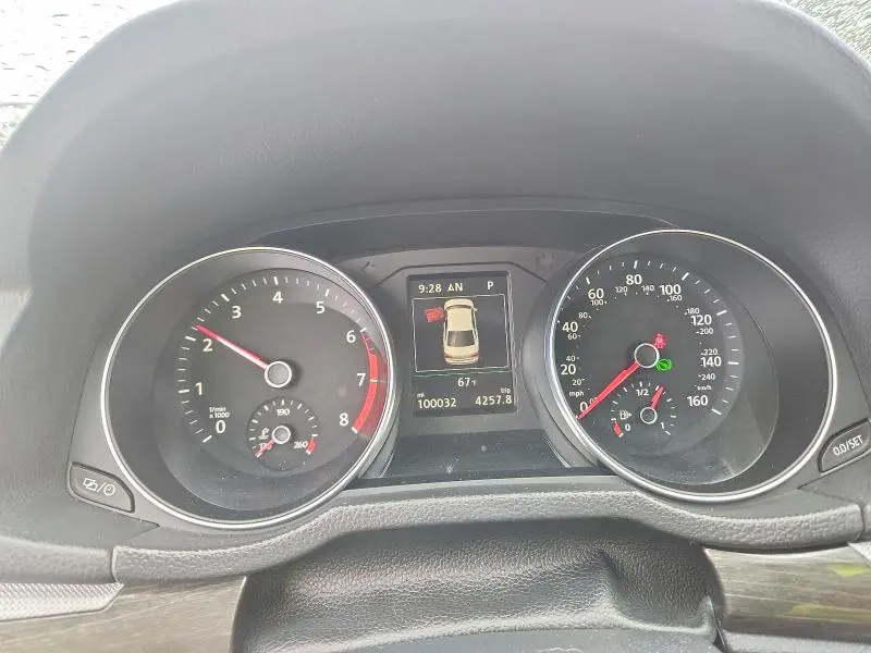 2017 VOLKSWAGEN PASSAT SE  