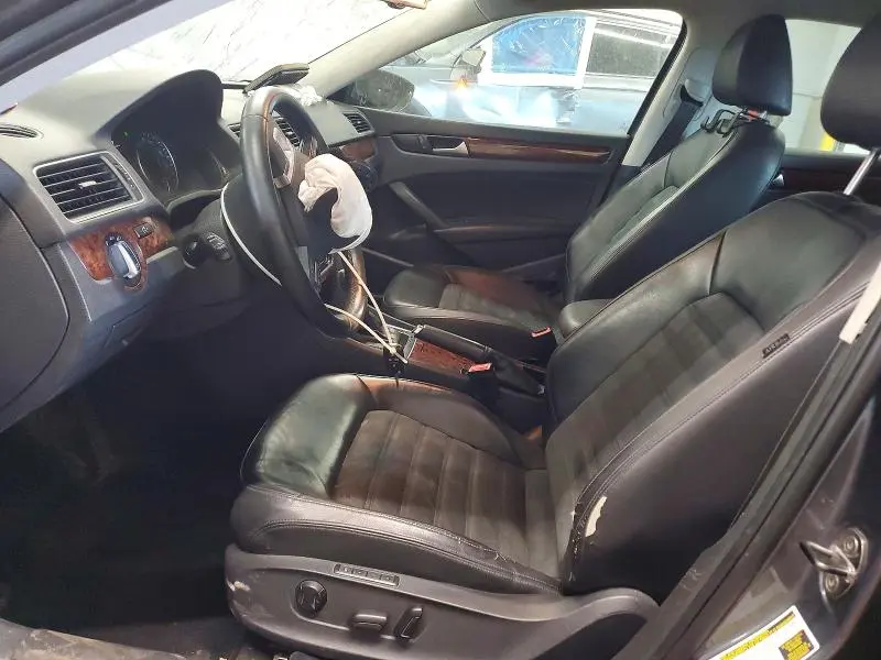 2012 VOLKSWAGEN PASSAT SEL  