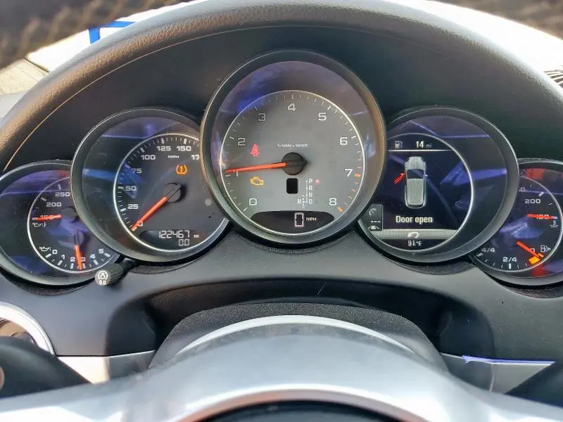 2017 PORSCHE CAYENNE S  