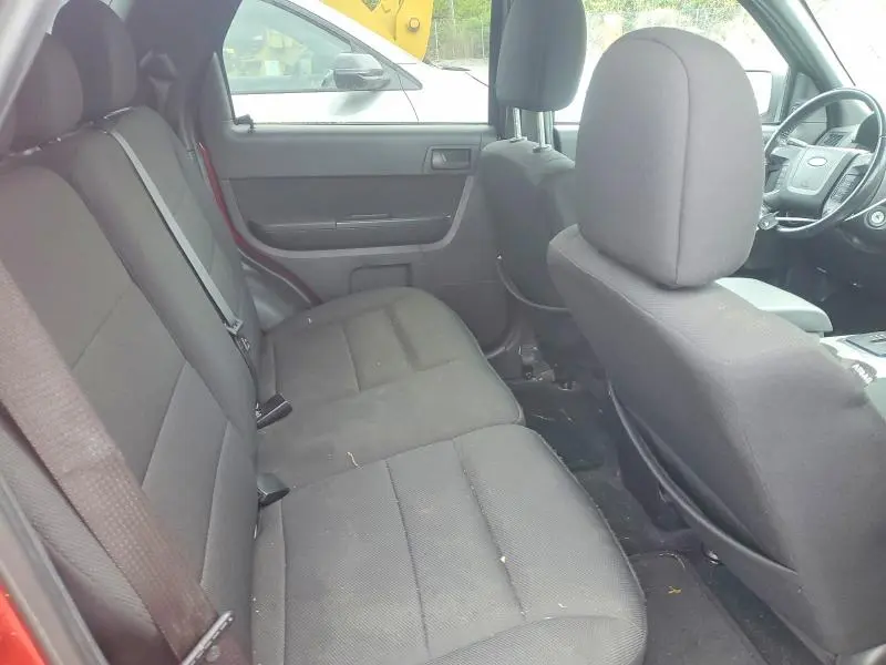 2010 FORD ESCAPE   