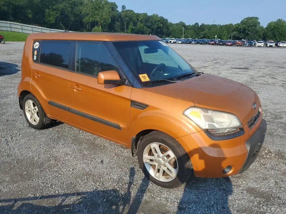 2011 KIA SOUL +  
