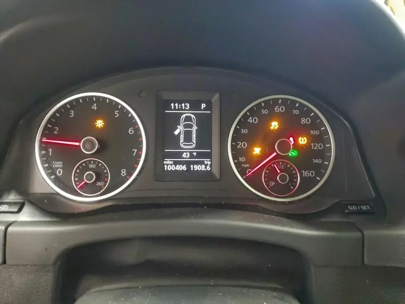 2011 VOLKSWAGEN TIGUAN S  