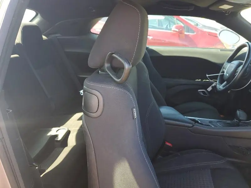 2016 DODGE CHALLENGER SXT  