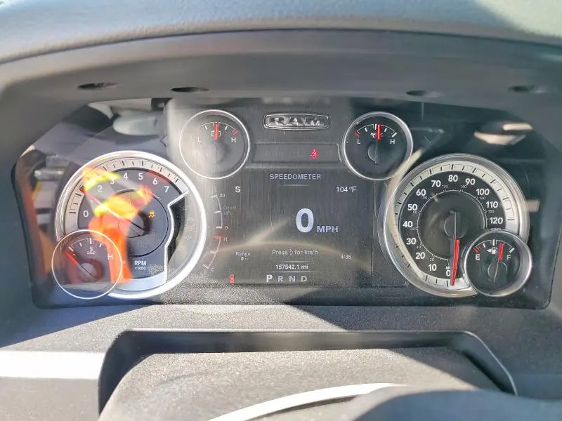 2016 RAM 1500 SLT  