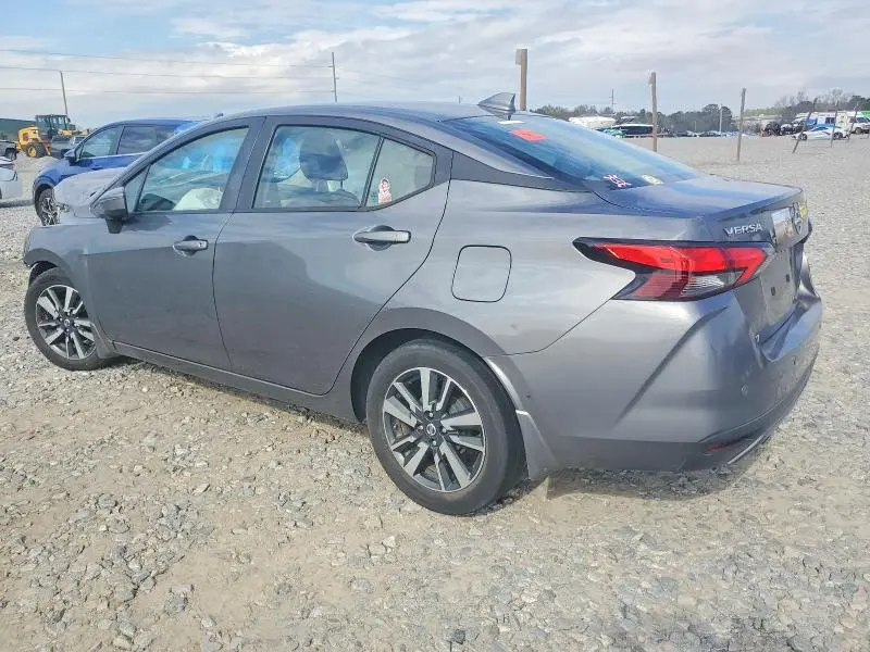 2021 NISSAN VERSA SV  