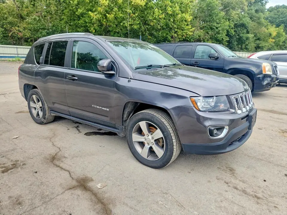 2017 JEEP COMPASS LATITUDE  