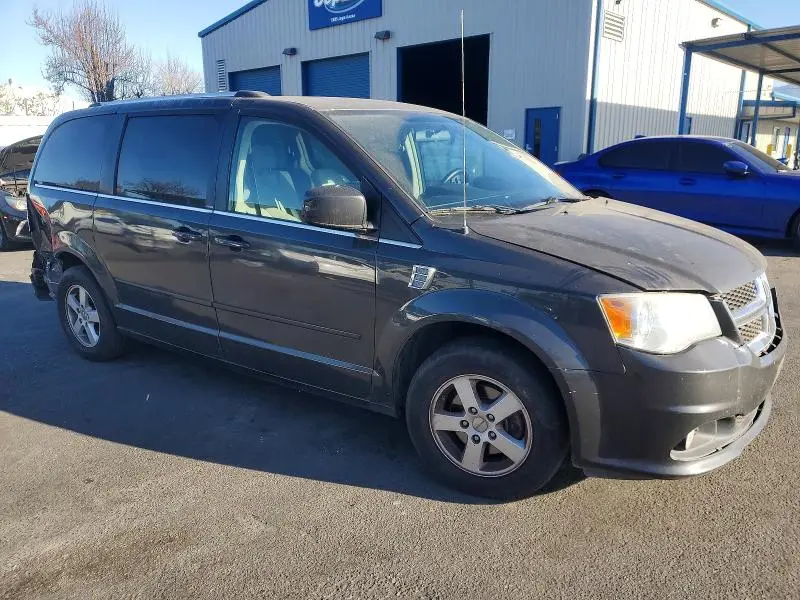 2011 DODGE GRAND CARAVAN CREW  