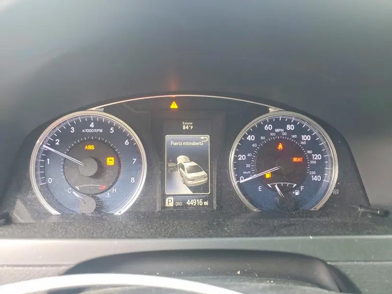 2016 TOYOTA CAMRY XLE  