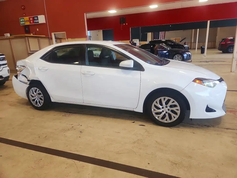 2018 TOYOTA COROLLA LE  