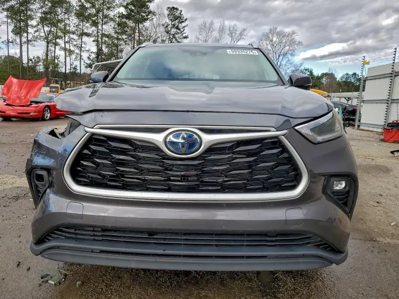 2021 TOYOTA HIGHLANDER HYBRID XLE  