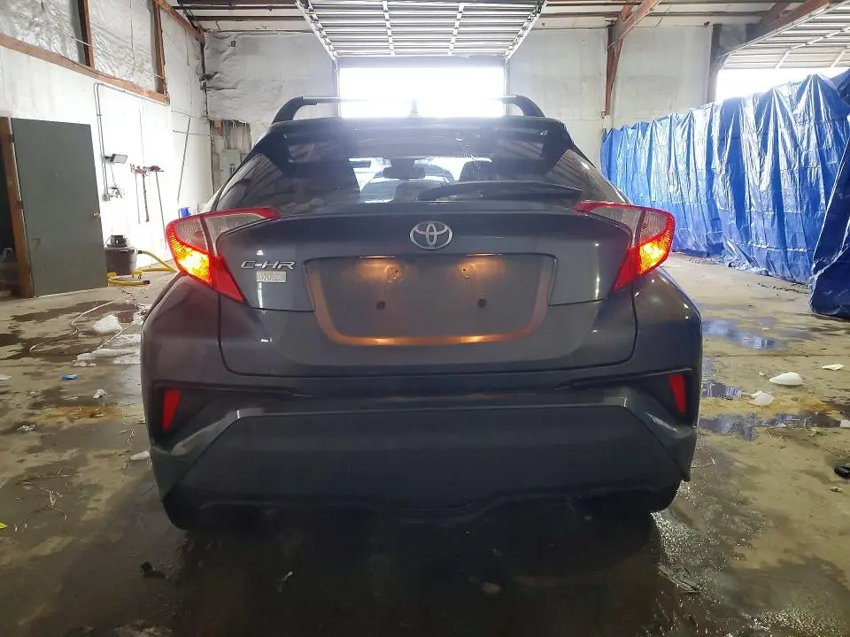 2019 TOYOTA C-HR XLE  