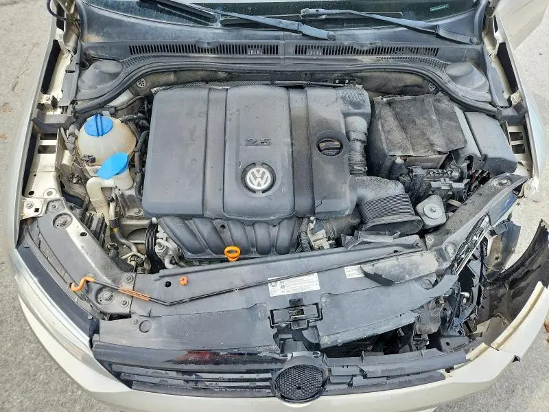 2012 VOLKSWAGEN JETTA SE  