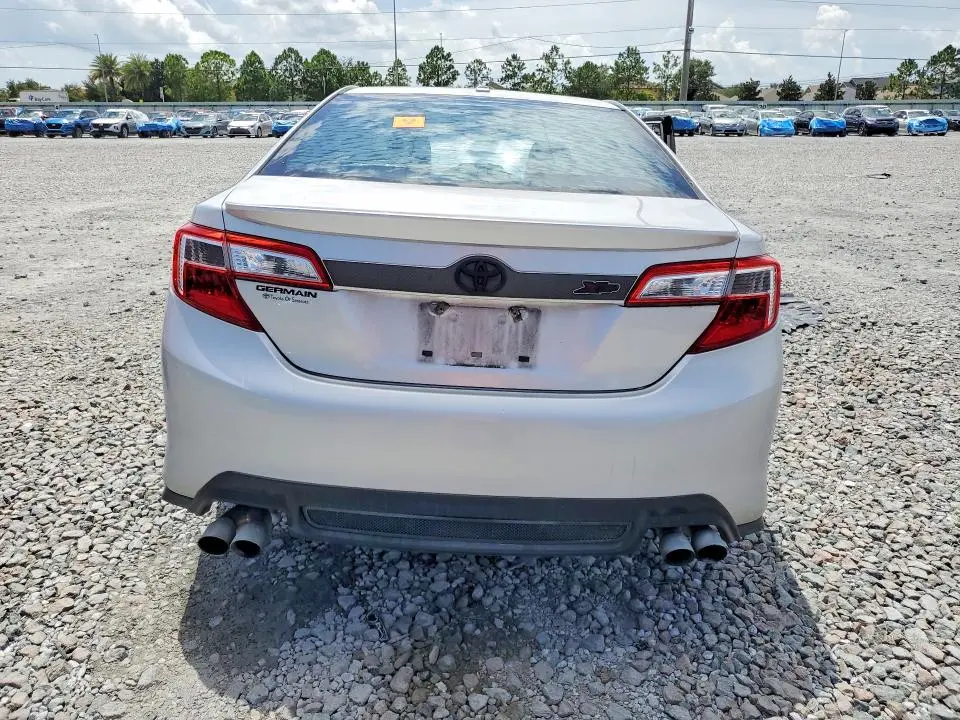 2014 TOYOTA CAMRY SE  