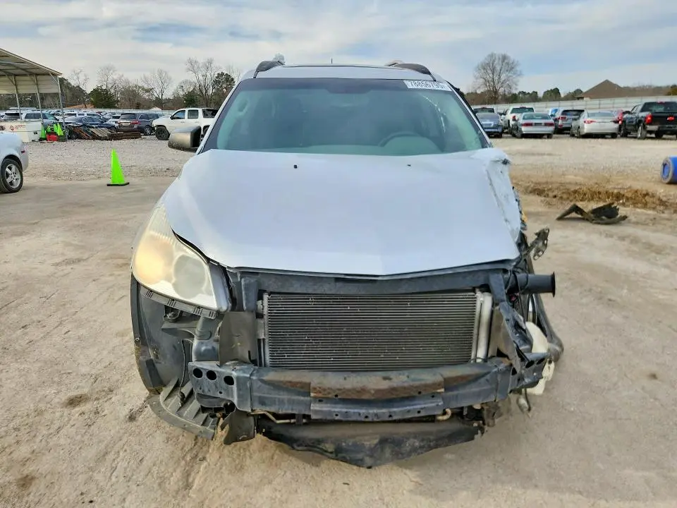 2011 CHEVROLET TRAVERSE LS  