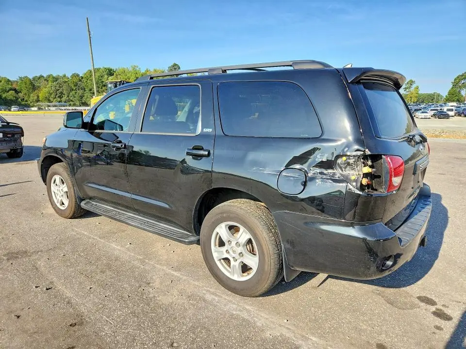 2015 TOYOTA SEQUOIA SR5  