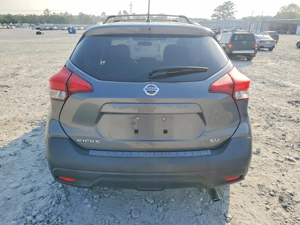 2018 NISSAN KICKS SV  