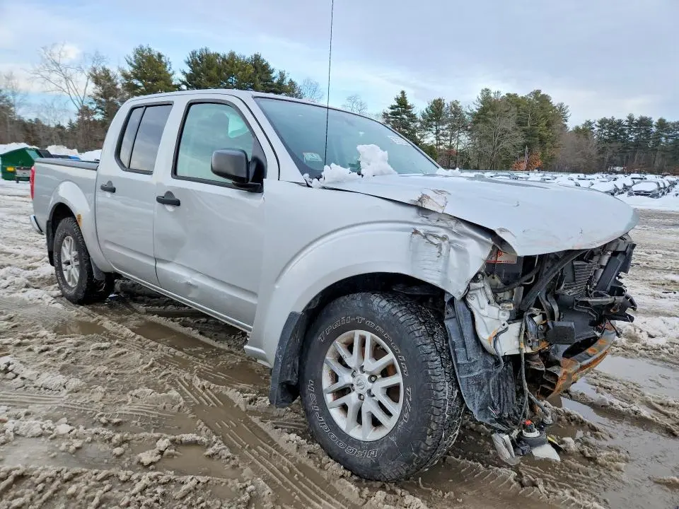 2015 NISSAN FRONTIER S  