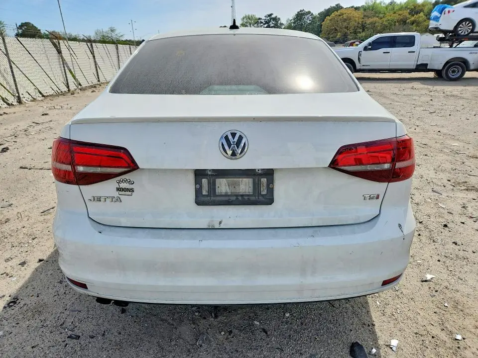 2016 VOLKSWAGEN JETTA SPORT  