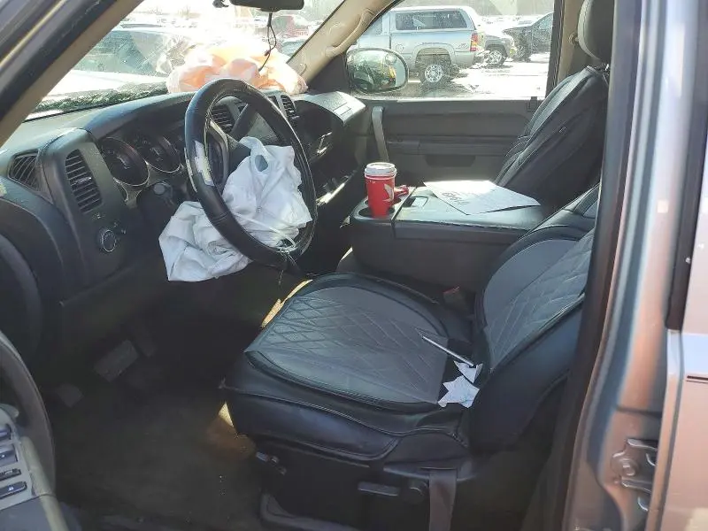 2011 CHEVROLET SILVERADO K1500 LT  