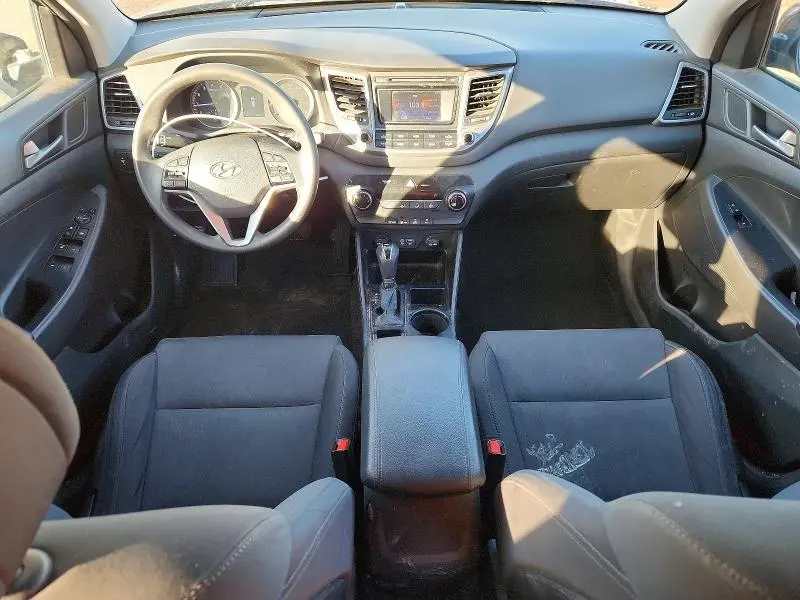 2018 HYUNDAI TUCSON SE  