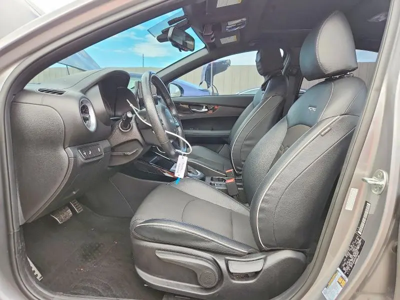 2023 KIA FORTE GT LINE  