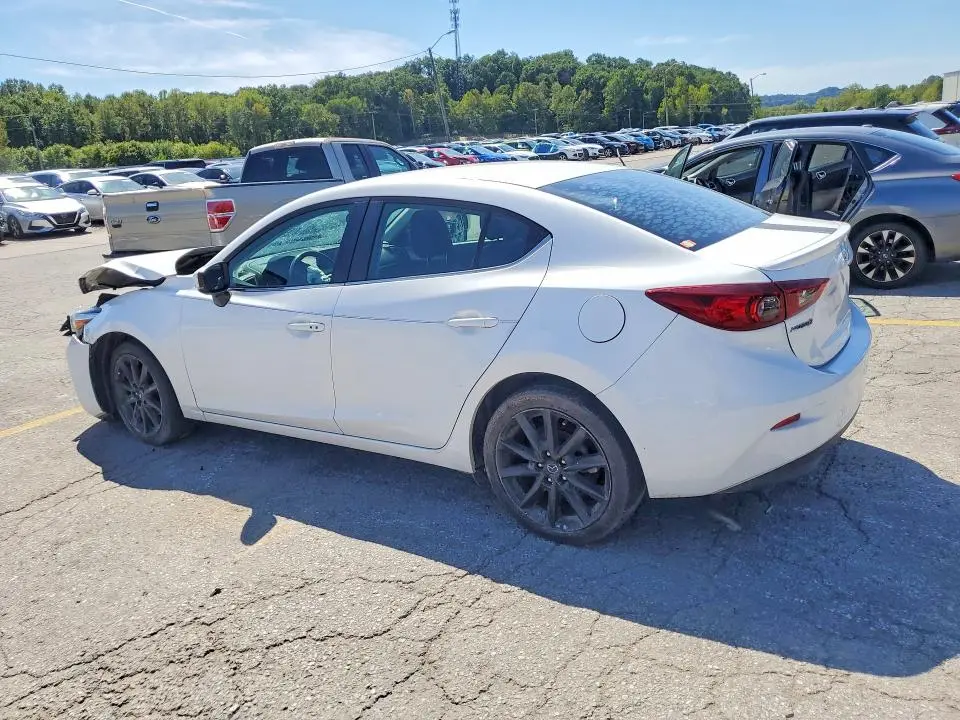 2018 MAZDA 3 TOURING  