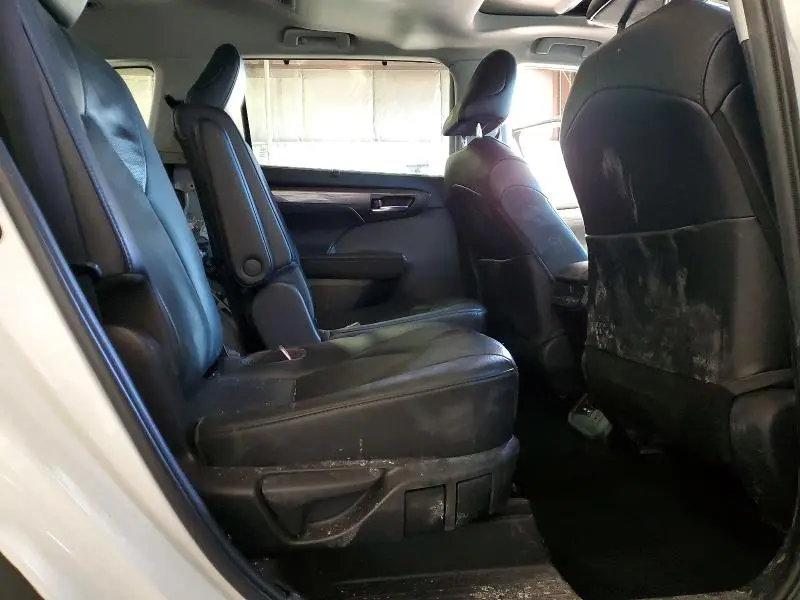 2021 TOYOTA HIGHLANDER LIMITED  