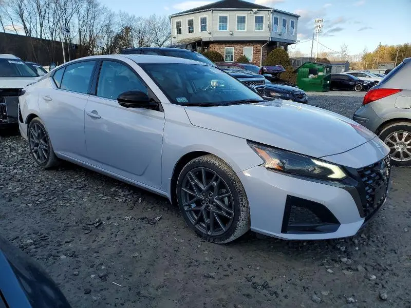 2024 NISSAN ALTIMA 2.0 SR  